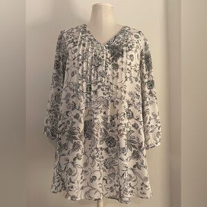 Rose & Olive Women’s Floral Top - Black and Cream | Size 1X